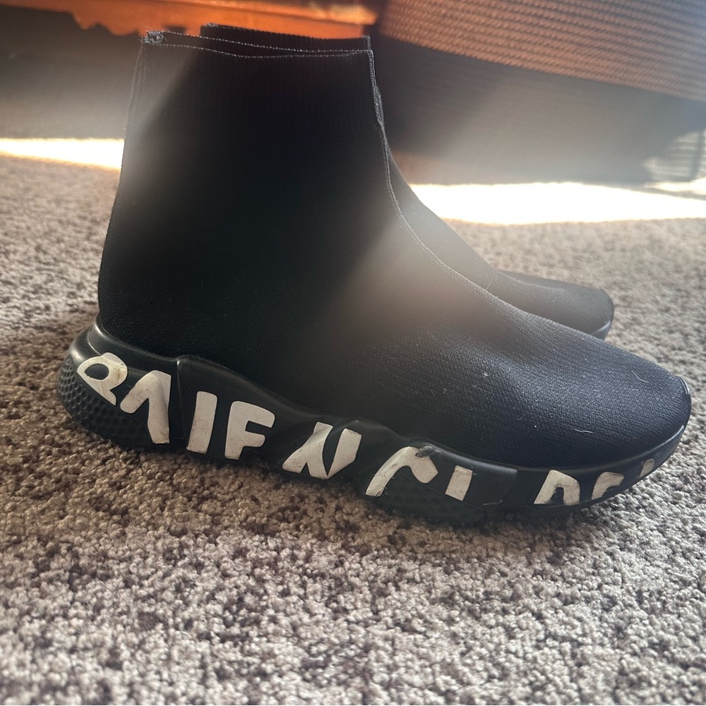 Graffiti sock shoes